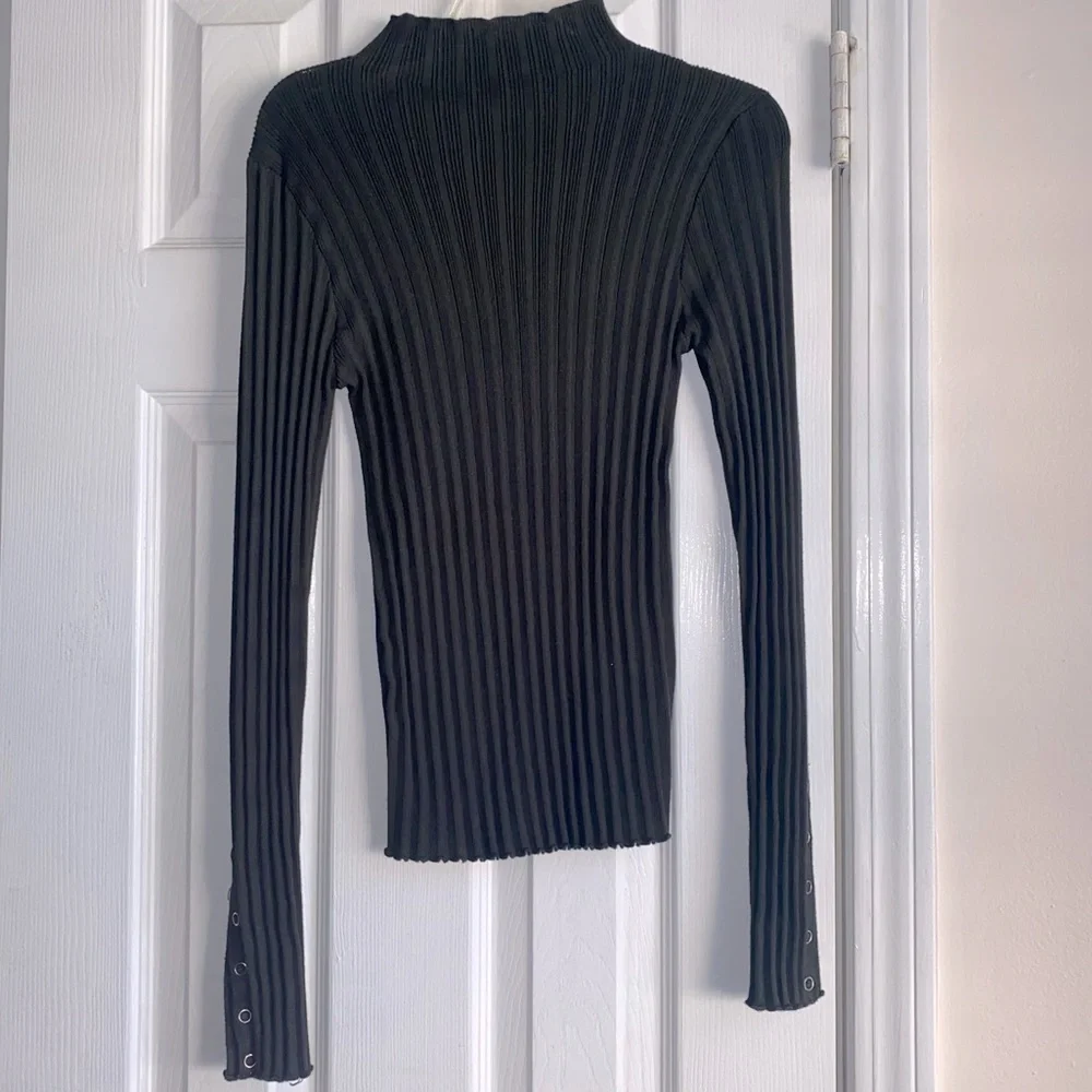 Fitted long sleeve turtleneck - Picture 2 of 4